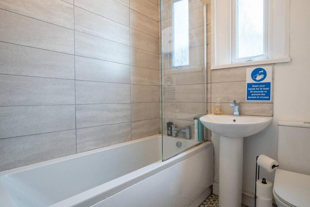 Phenix Central - Huge 3 Bed, Super Equipped Apartment. Cardiff Eksteriør billede